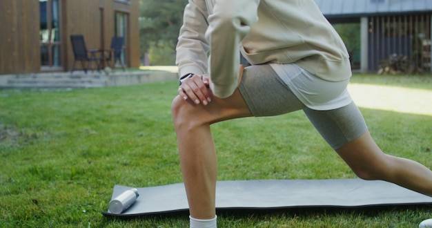 Jak wzmocnić stawy kolanowe – naturalne sposoby i ćwiczenia