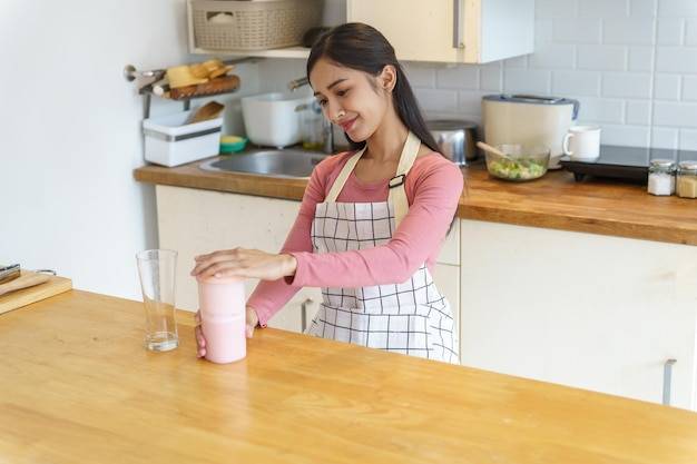 Jak zrobić koktajl białkowy w domowym zaciszu?